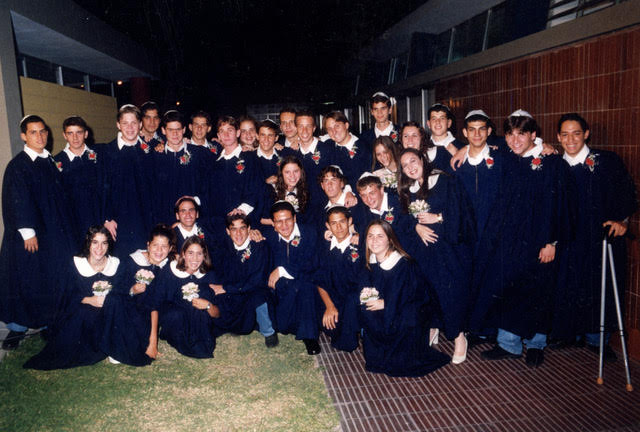 Promocion graduada en Diciembre 1998